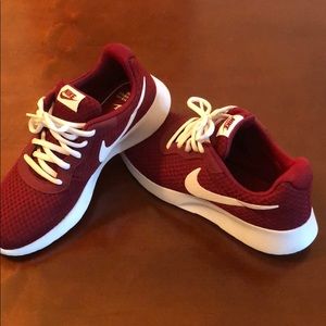Women’s red/white  Nike 8.5